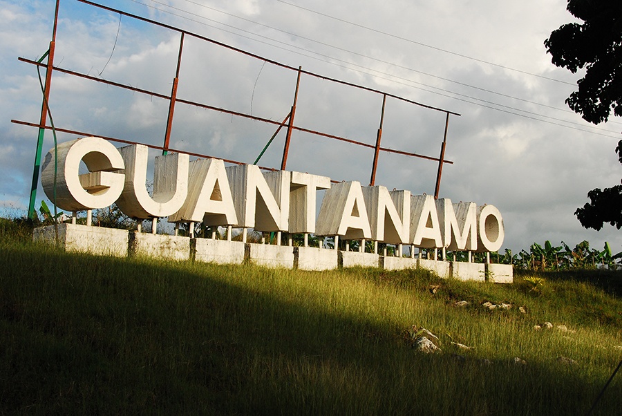 Barack Obama volta a tentar fechar a prisão de Guantánamo